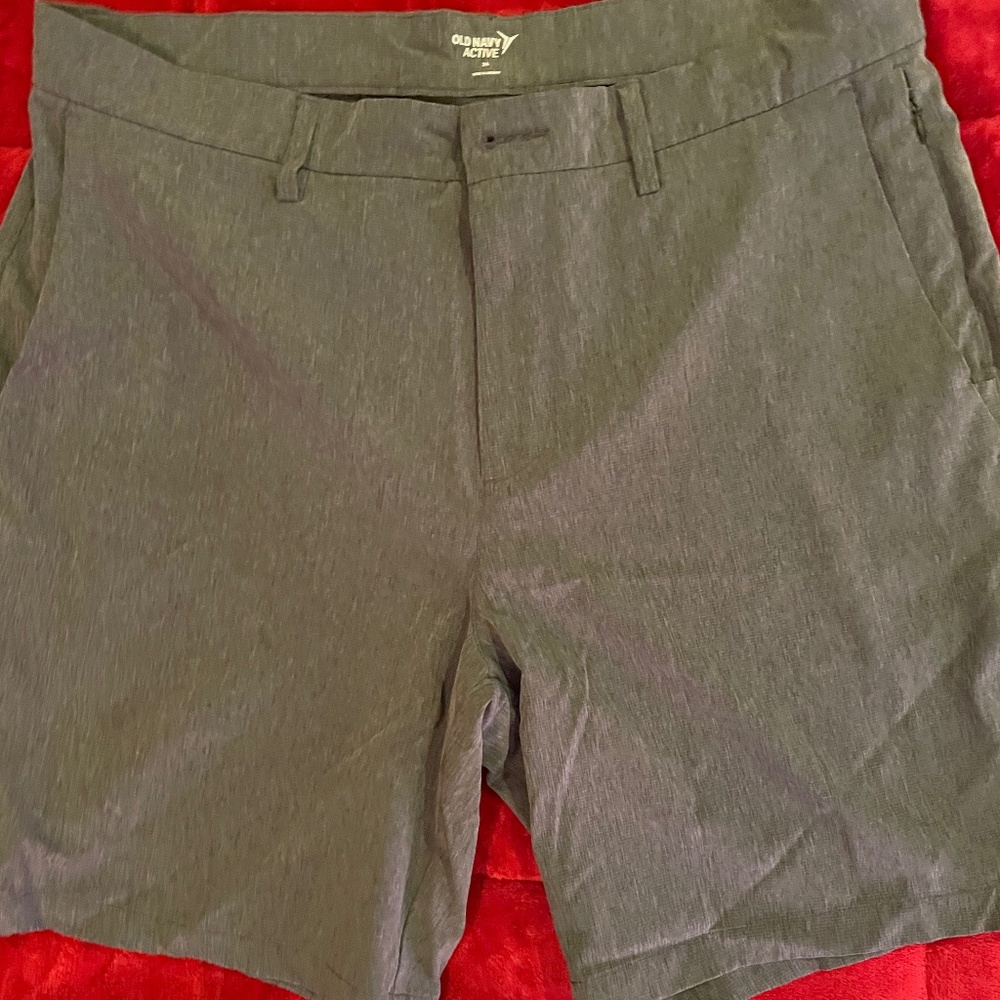 Old Navy Active men’s shorts